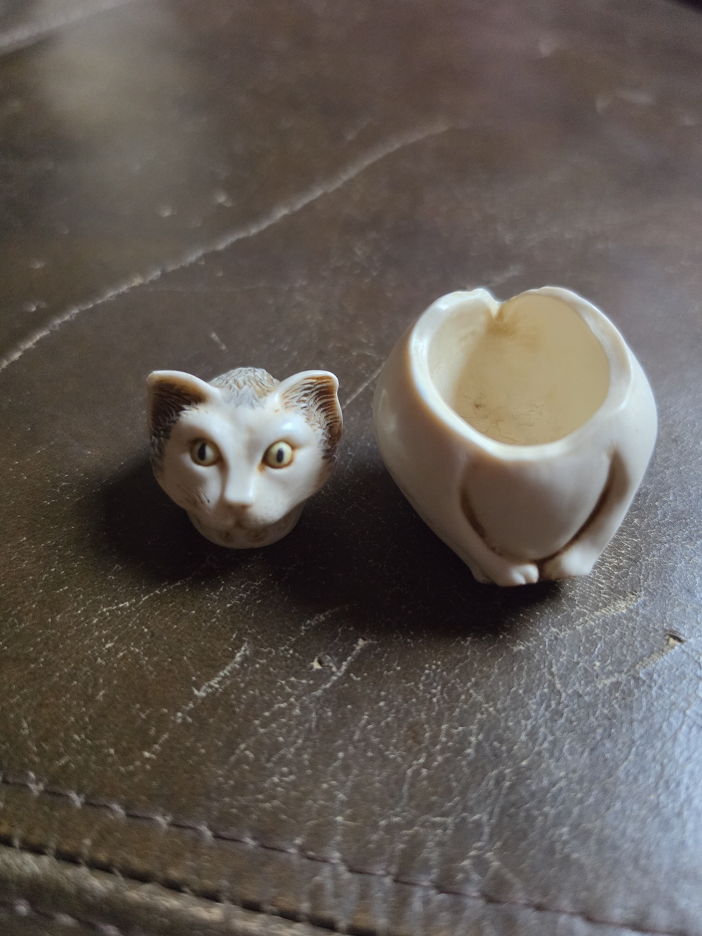 Rare Harmony Kingdom "Hitchcock" Cat Roly Poly Figurine (UK Edition)